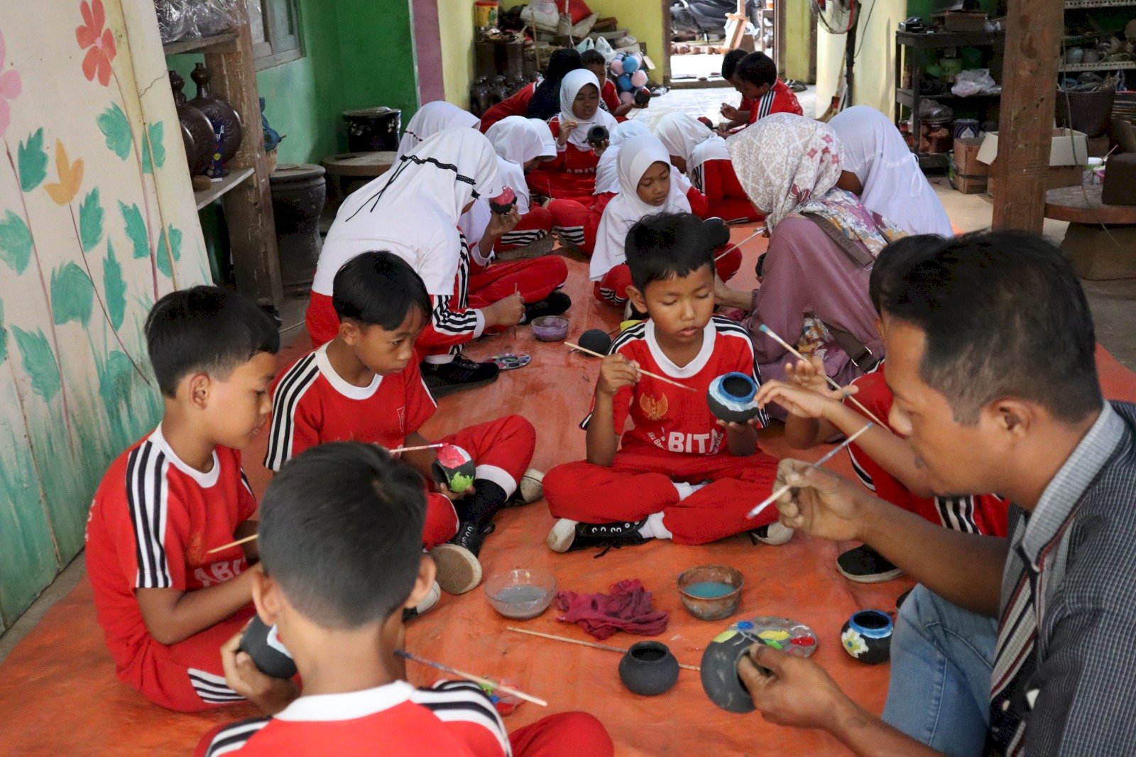 Pembuatan Grabah Kelas 4B