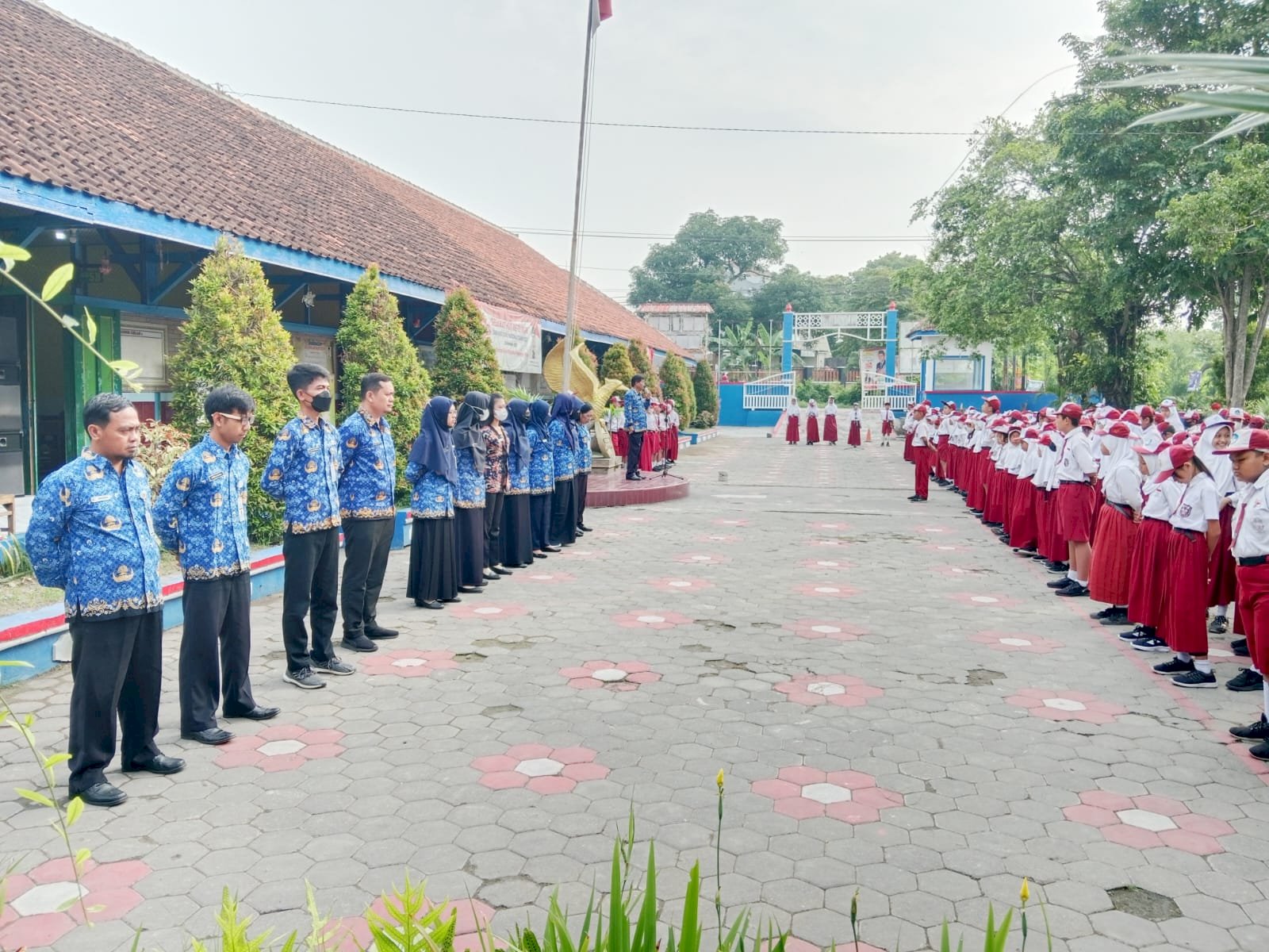 Upacara Bendera setiap tanggal 17